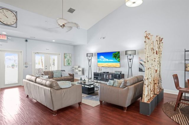 118 POMPANO DRIVE SE B, St Petersburg, FL 33705