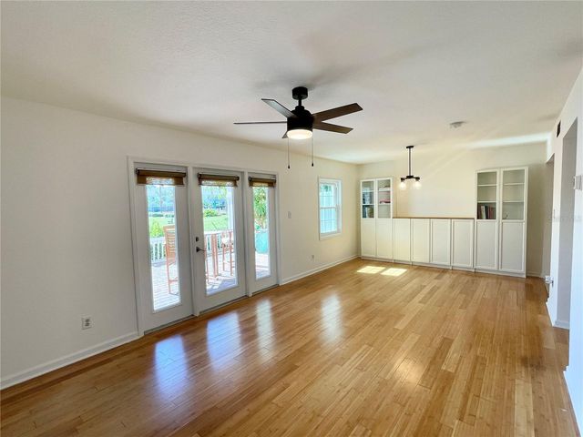 118 POMPANO DRIVE SE B, St Petersburg, FL 33705