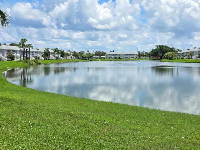 118 POMPANO DRIVE SE B, St Petersburg, FL 33705