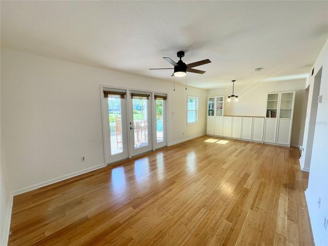 118 POMPANO DRIVE SE B, St Petersburg, FL 33705