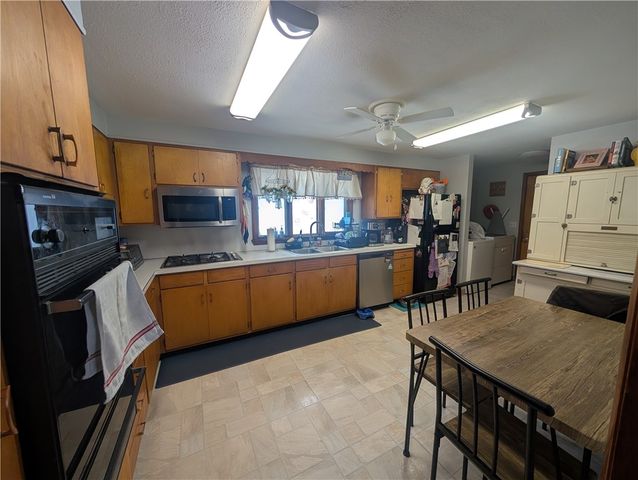 690 South Avenue, Bradford Town, PA 16701