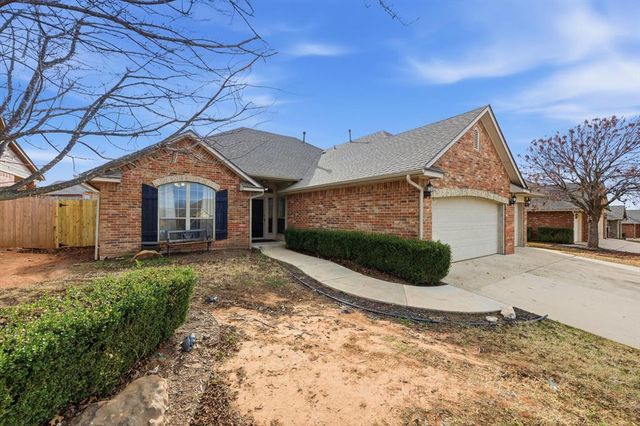 2636 SE 5th Street, Moore, OK 73160