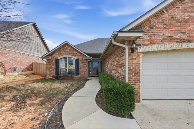 2636 SE 5th Street, Moore, OK 73160