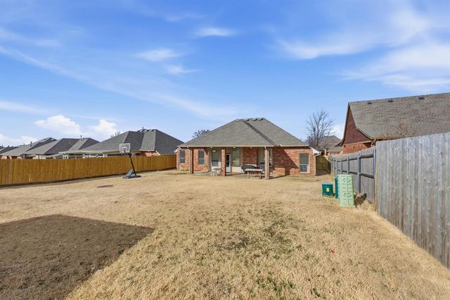 2636 SE 5th Street, Moore, OK 73160