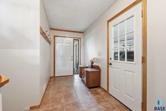 26574 466th Ave Avenue, Sioux Falls, SD 57106