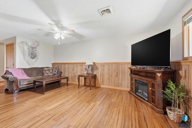 26574 466th Ave Avenue, Sioux Falls, SD 57106
