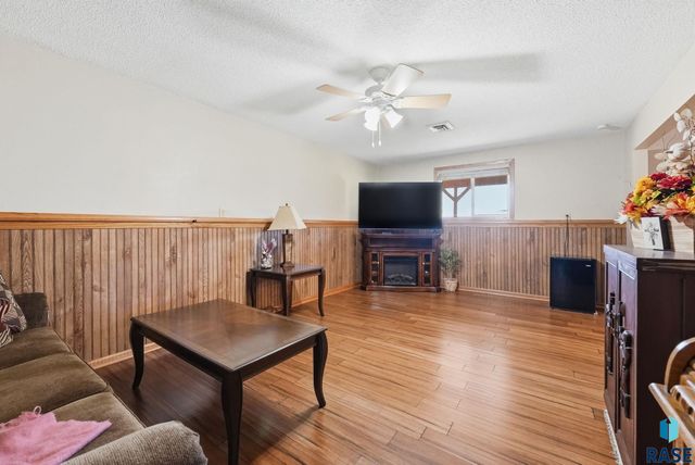 26574 466th Ave Avenue, Sioux Falls, SD 57106