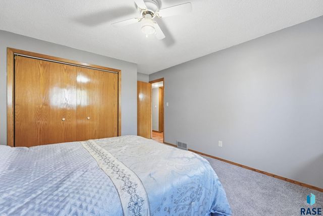 26574 466th Ave Avenue, Sioux Falls, SD 57106