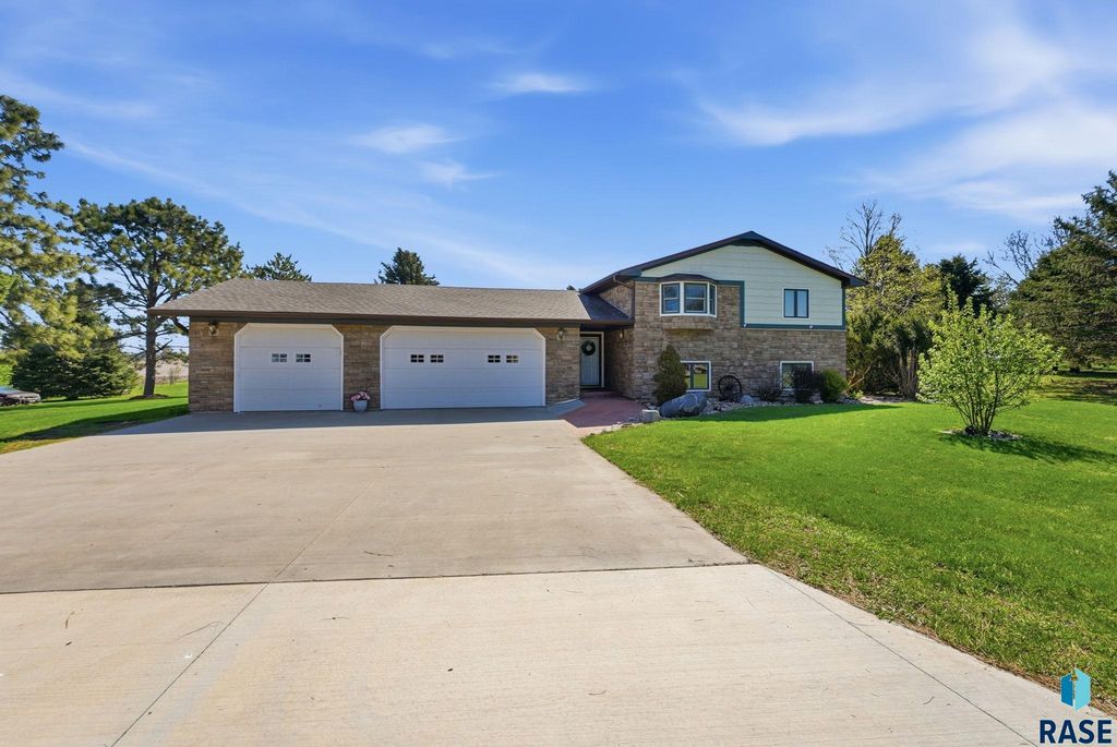 26574 466th Ave Avenue, Sioux Falls, SD 57106