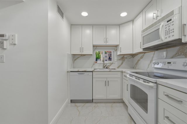 371 S Hollybrook Drive 106, Pembroke Pines, FL 33025