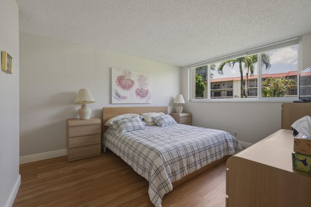 371 S Hollybrook Drive 106, Pembroke Pines, FL 33025