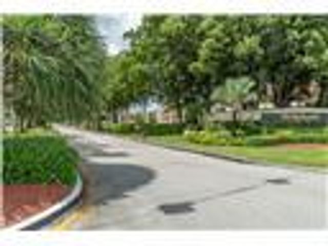 371 S Hollybrook Drive 106, Pembroke Pines, FL 33025