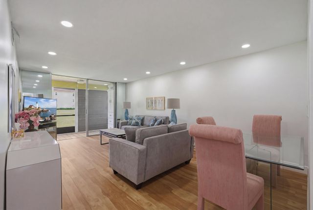 371 S Hollybrook Drive 106, Pembroke Pines, FL 33025