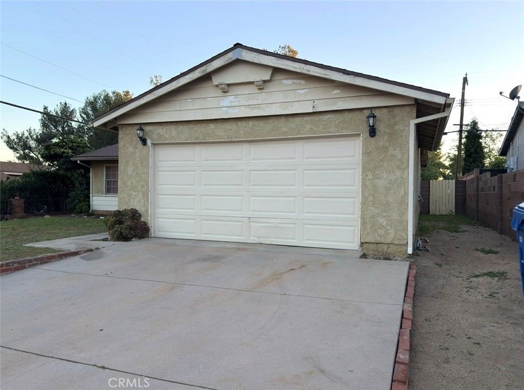 Image 1 of property listing at 13525 Simshaw, Sylmar, CA 91342