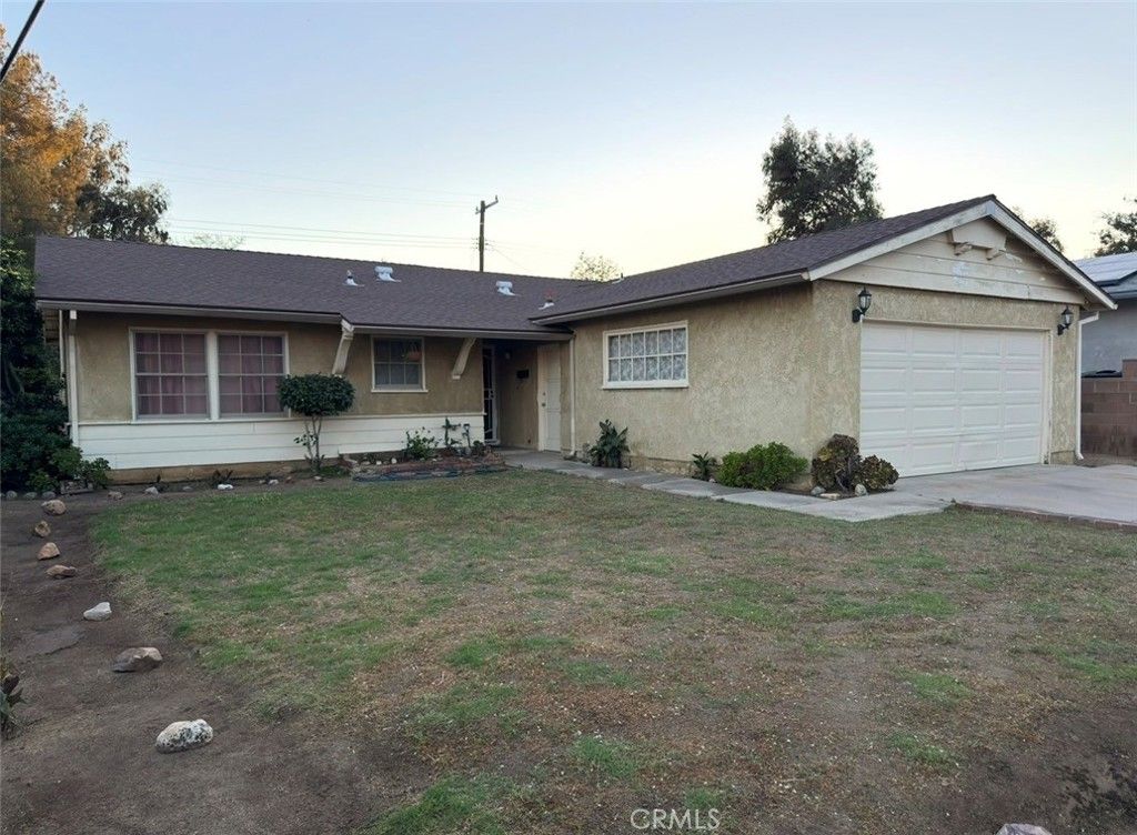 Image 2 of property listing at 13525 Simshaw, Sylmar, CA 91342
