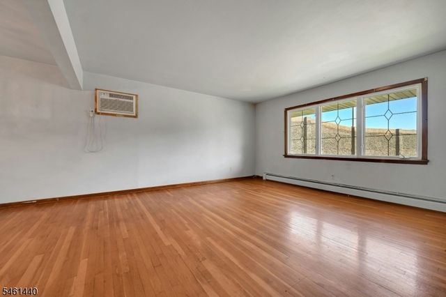 347 Chestnut Ave, South Hackensack Twp., NJ 07606