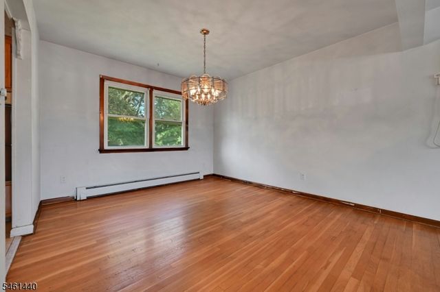 347 Chestnut Ave, South Hackensack Twp., NJ 07606