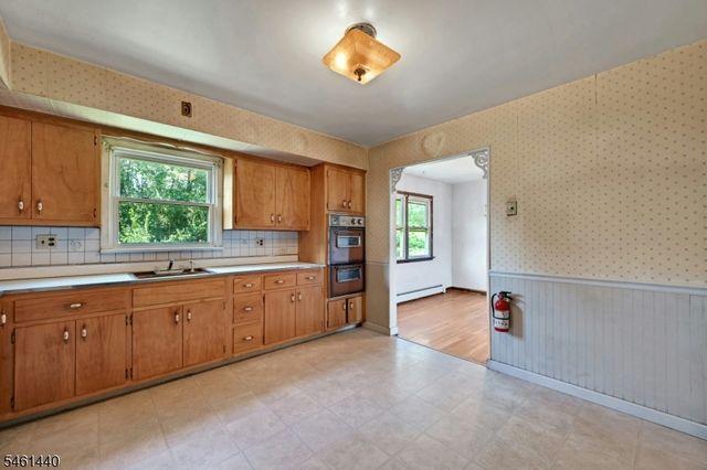 347 Chestnut Ave, South Hackensack Twp., NJ 07606