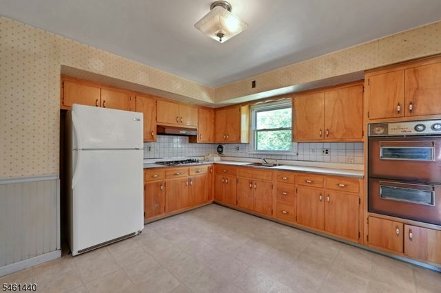347 Chestnut Ave, South Hackensack Twp., NJ 07606