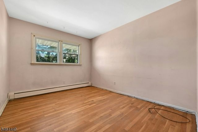 347 Chestnut Ave, South Hackensack Twp., NJ 07606