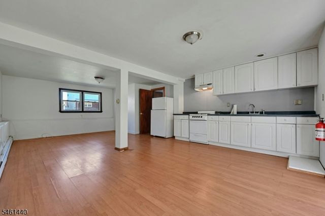 347 Chestnut Ave, South Hackensack Twp., NJ 07606
