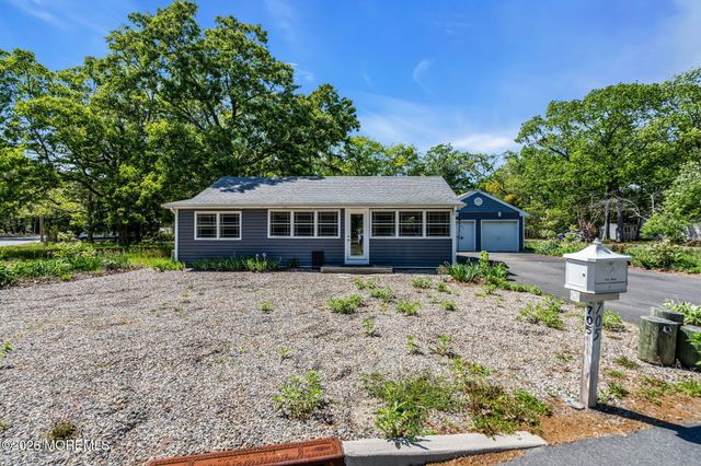 705 Cedar Avenue, Pine Beach, NJ 08741