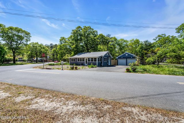 705 Cedar Avenue, Pine Beach, NJ 08741