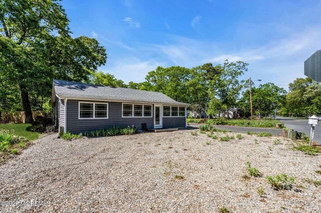 705 Cedar Avenue, Pine Beach, NJ 08741