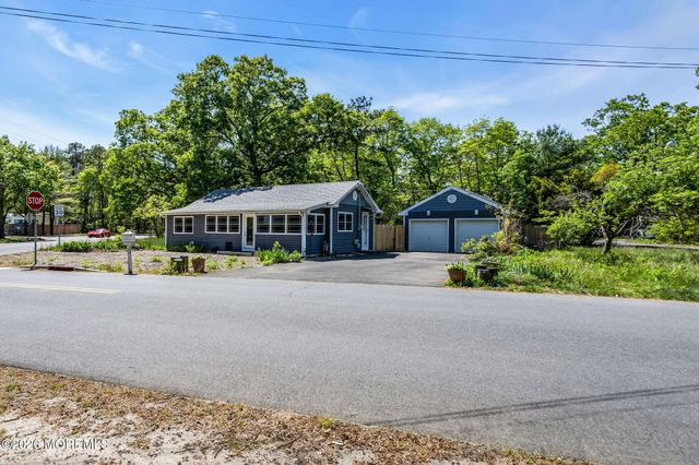705 Cedar Avenue, Pine Beach, NJ 08741