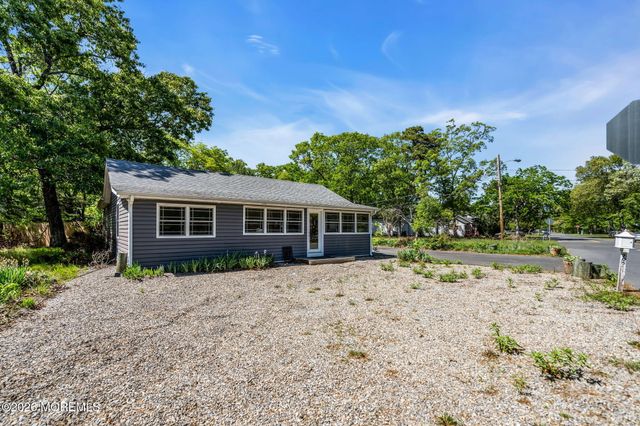 705 Cedar Avenue, Pine Beach, NJ 08741