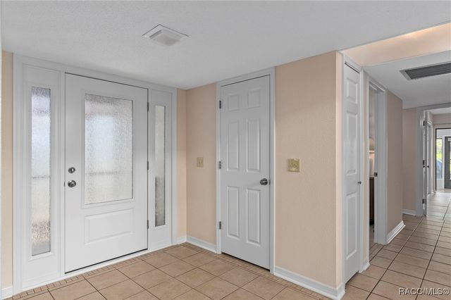 11517 W Riverhaven Drive, Homosassa, FL 34448