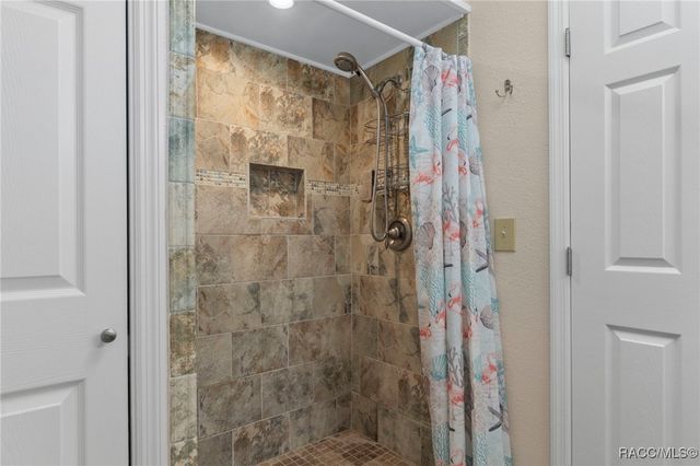 11517 W Riverhaven Drive, Homosassa, FL 34448