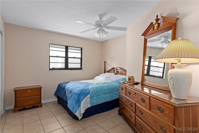 11517 W Riverhaven Drive, Homosassa, FL 34448