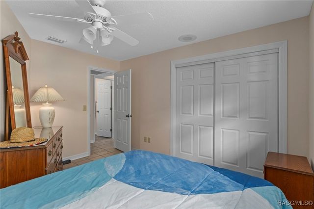 11517 W Riverhaven Drive, Homosassa, FL 34448