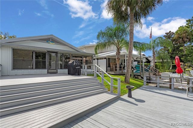 11517 W Riverhaven Drive, Homosassa, FL 34448
