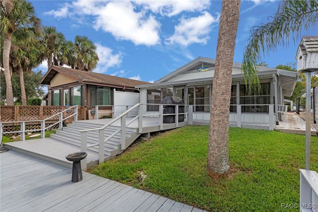 11517 W Riverhaven Drive, Homosassa, FL 34448