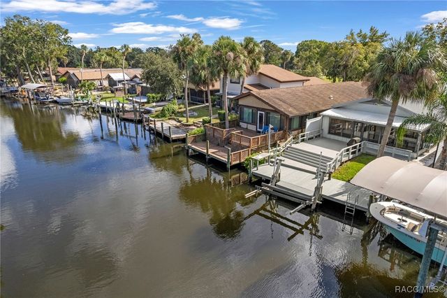 11517 W Riverhaven Drive, Homosassa, FL 34448