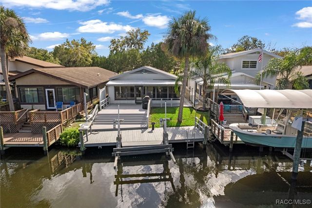 11517 W Riverhaven Drive, Homosassa, FL 34448