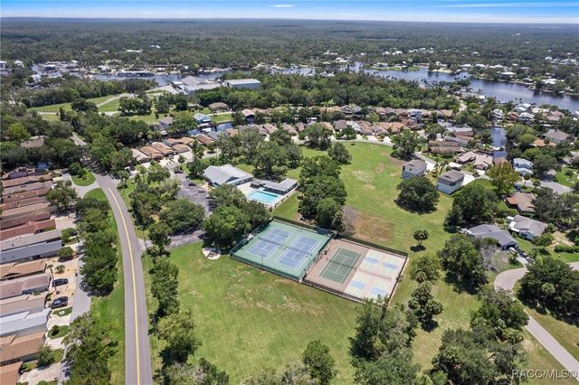 11517 W Riverhaven Drive, Homosassa, FL 34448