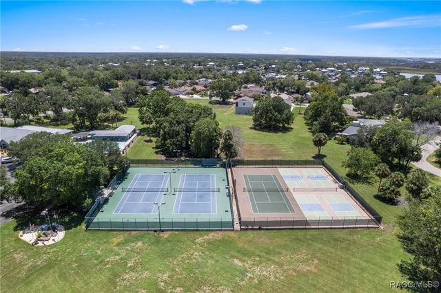 11517 W Riverhaven Drive, Homosassa, FL 34448
