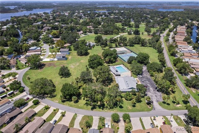11517 W Riverhaven Drive, Homosassa, FL 34448