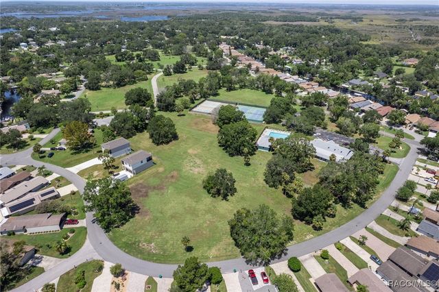 11517 W Riverhaven Drive, Homosassa, FL 34448