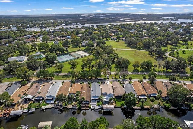 11517 W Riverhaven Drive, Homosassa, FL 34448