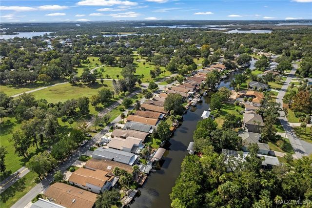 11517 W Riverhaven Drive, Homosassa, FL 34448