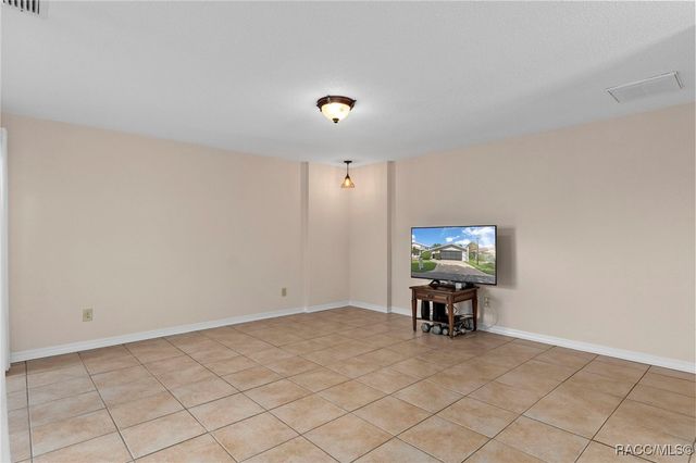 11517 W Riverhaven Drive, Homosassa, FL 34448