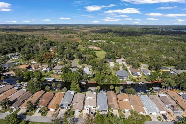 11517 W Riverhaven Drive, Homosassa, FL 34448