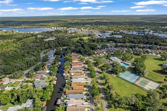 11517 W Riverhaven Drive, Homosassa, FL 34448