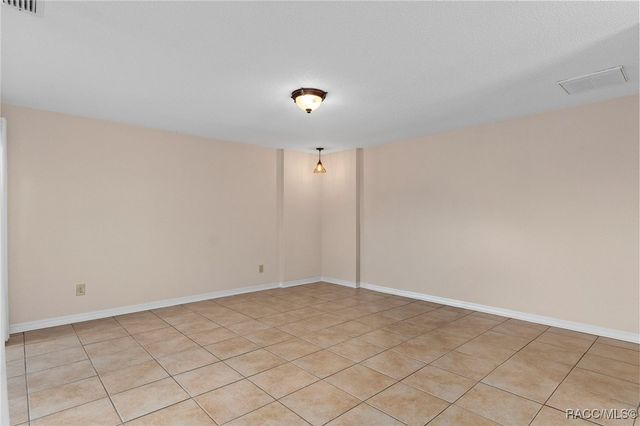 11517 W Riverhaven Drive, Homosassa, FL 34448