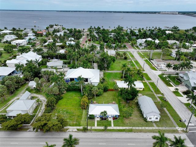 708 W OLYMPIA AVENUE, Punta Gorda, FL 33950