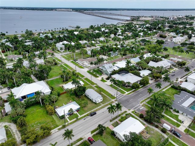 708 W OLYMPIA AVENUE, Punta Gorda, FL 33950